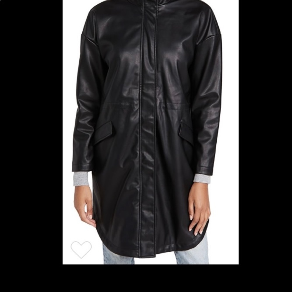 💕Auth💕BB DAKOTA JACKET Size L
* Heavyweight stretch faux leather